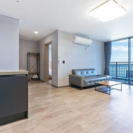 Gold Beach Resort Yeosu Buitenkant foto