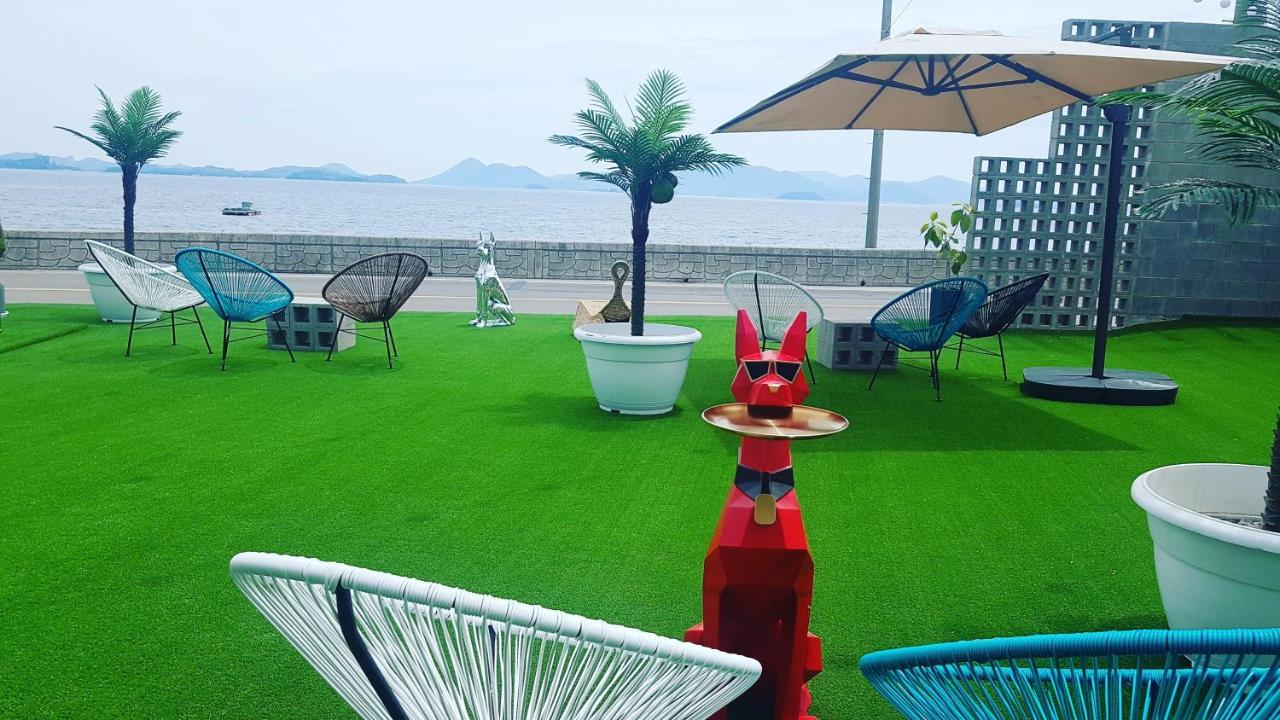 Gold Beach Resort Yeosu Buitenkant foto