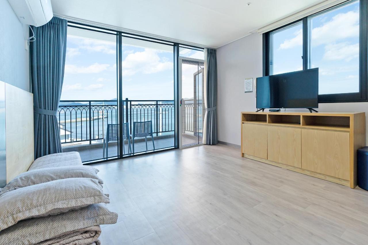Gold Beach Resort Yeosu Buitenkant foto