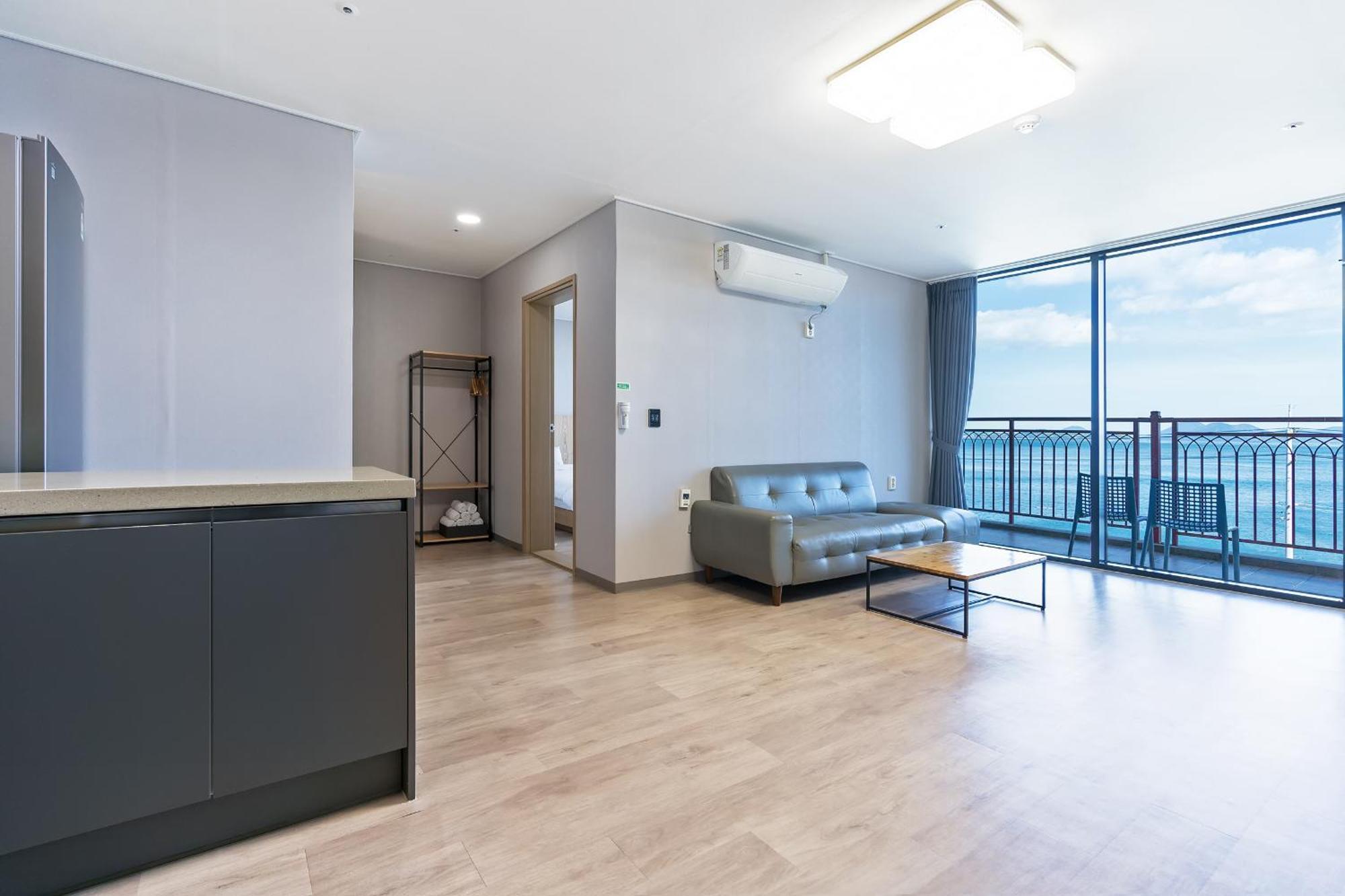 Gold Beach Resort Yeosu Buitenkant foto
