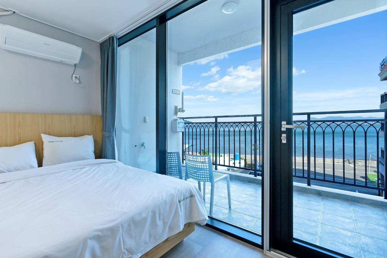 Gold Beach Resort Yeosu Buitenkant foto