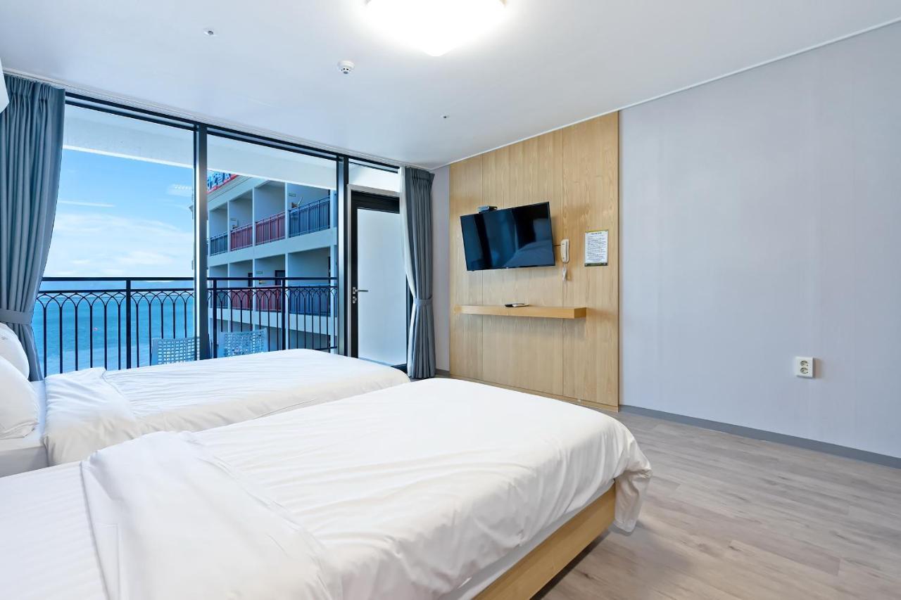 Gold Beach Resort Yeosu Buitenkant foto