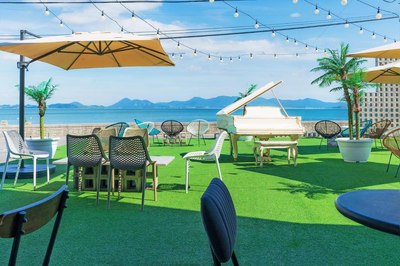 Gold Beach Resort Yeosu Buitenkant foto