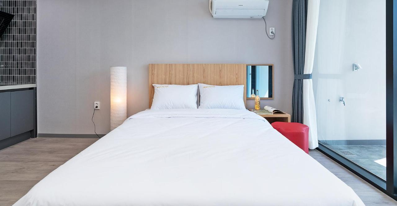 Gold Beach Resort Yeosu Buitenkant foto
