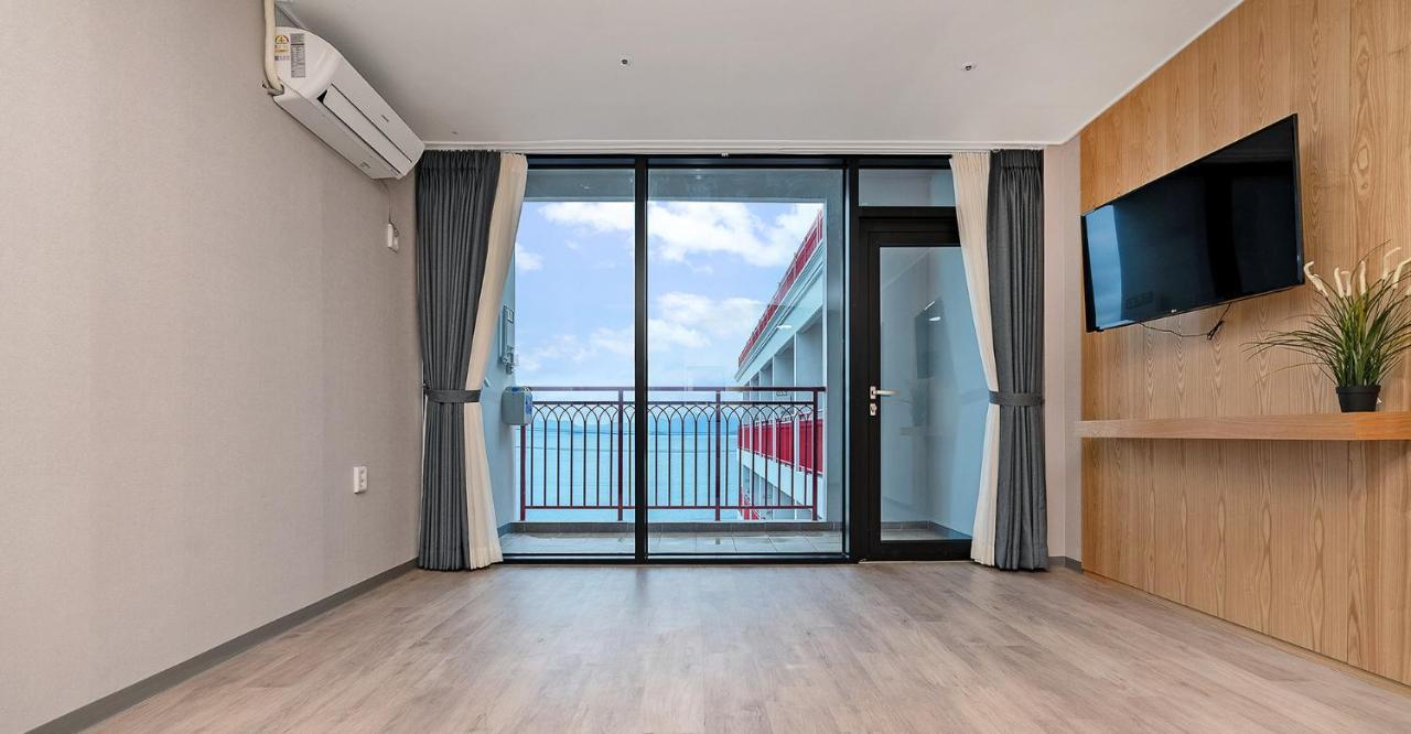Gold Beach Resort Yeosu Buitenkant foto