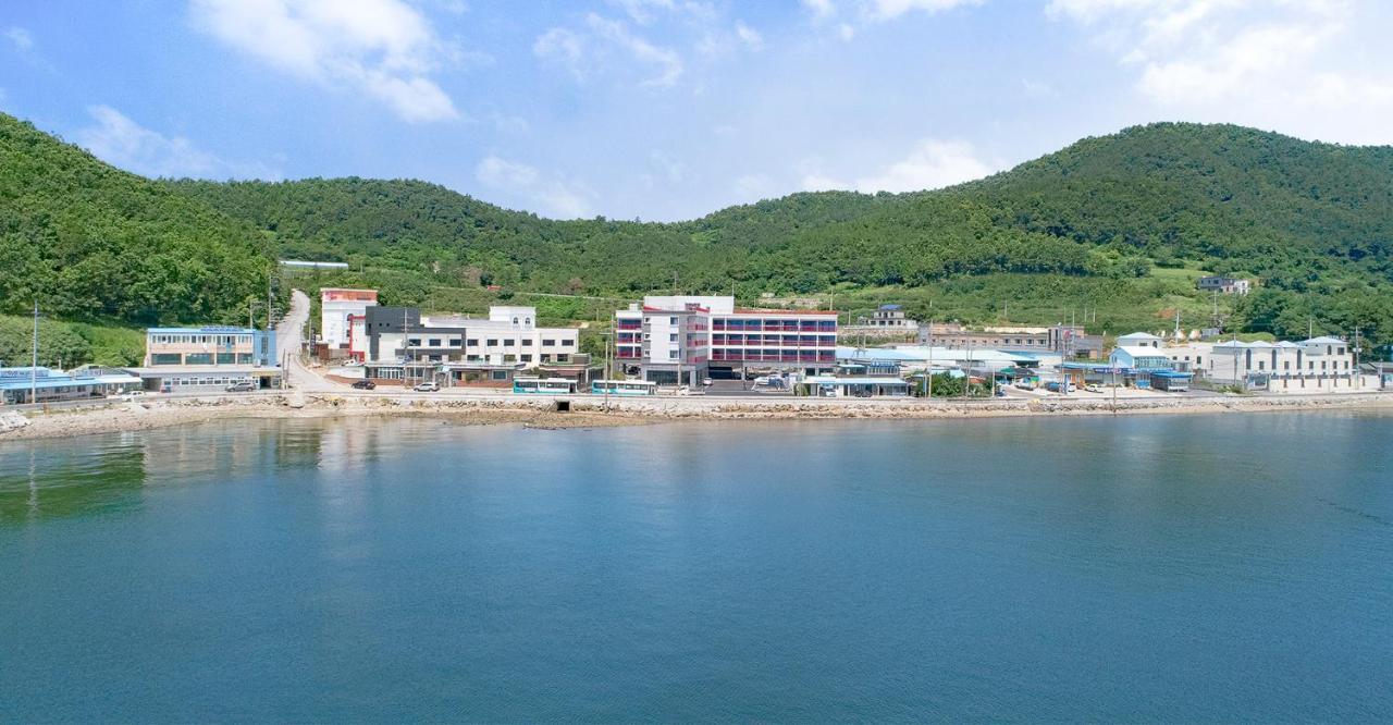 Gold Beach Resort Yeosu Buitenkant foto