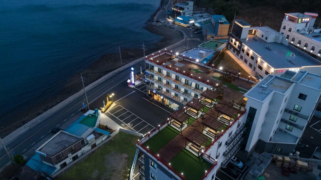 Gold Beach Resort Yeosu Buitenkant foto